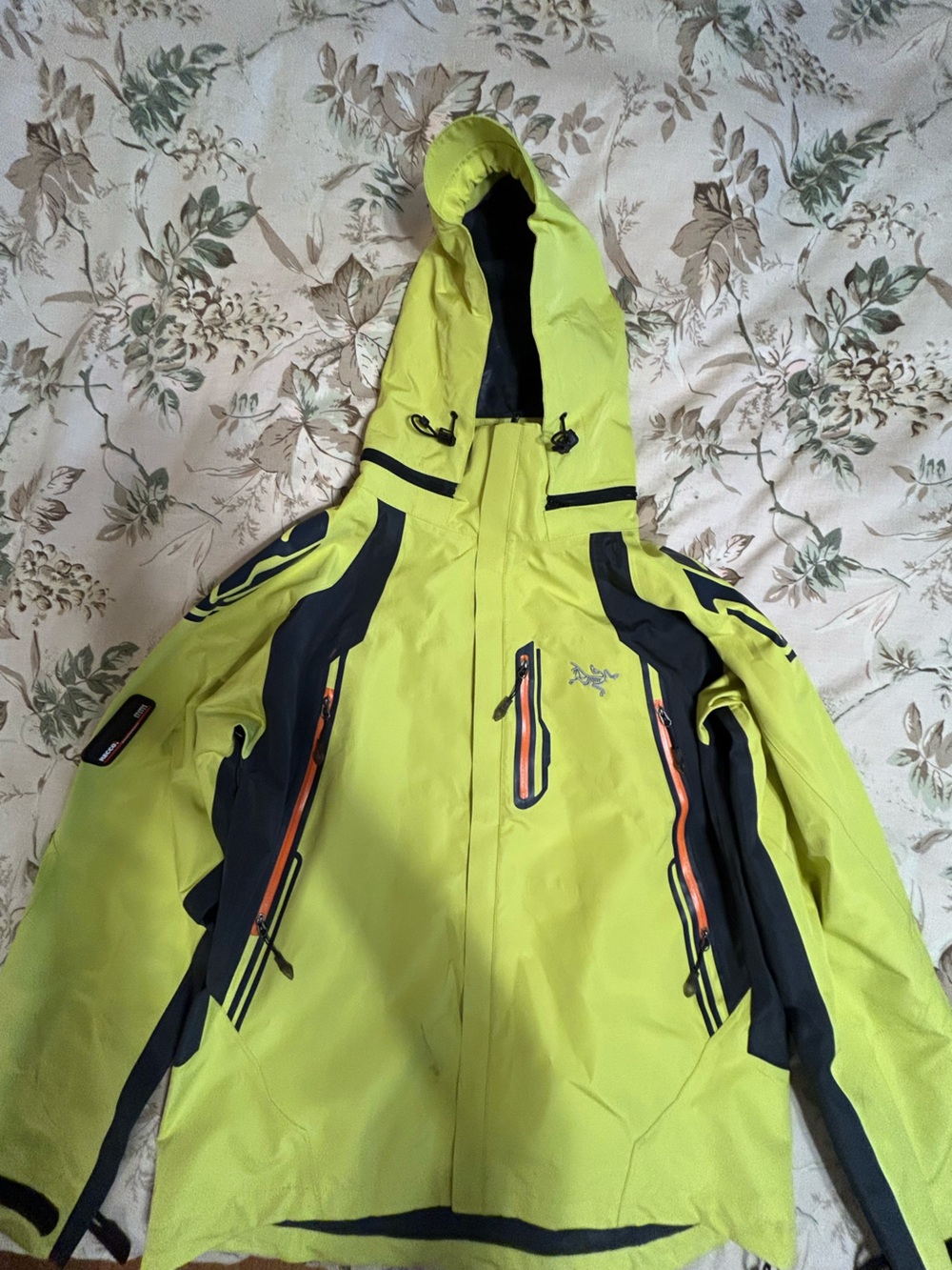 Arc'teryx Men's Ski Jacket with Recco